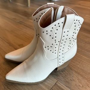 Target Women’s Twyla Western Boots